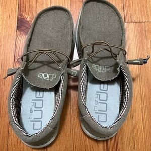 Hey Dude Mens shoes. Wally color nut Size 10